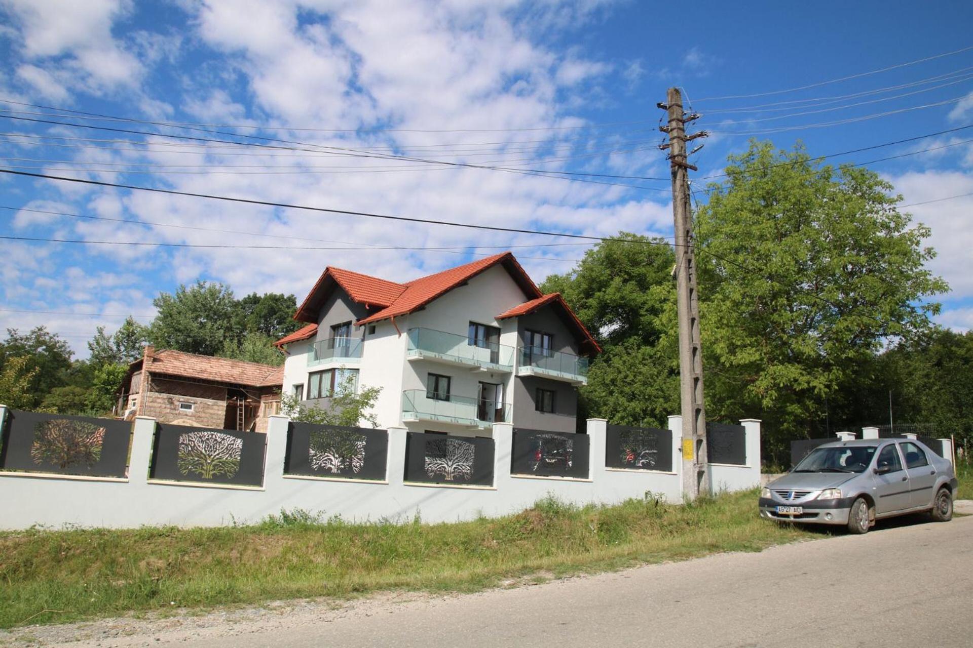 Pensiunea Albero Curtea de Argeş Exteriör bild